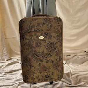 Vintage American touristed luggage.
